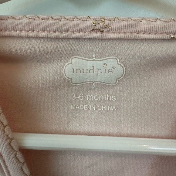 Mud Pie Pink and Gold Star Long Sleeve Onesie (Size 3-6 Months) - Picture 3 of 4
